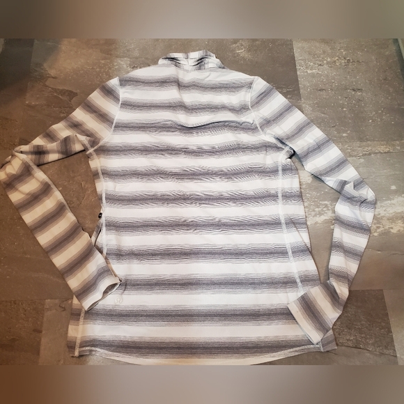 Lululemon Radiant long sleeve top. Striped grey and white. Size 6. Faux wrap. - Picture 2 of 10